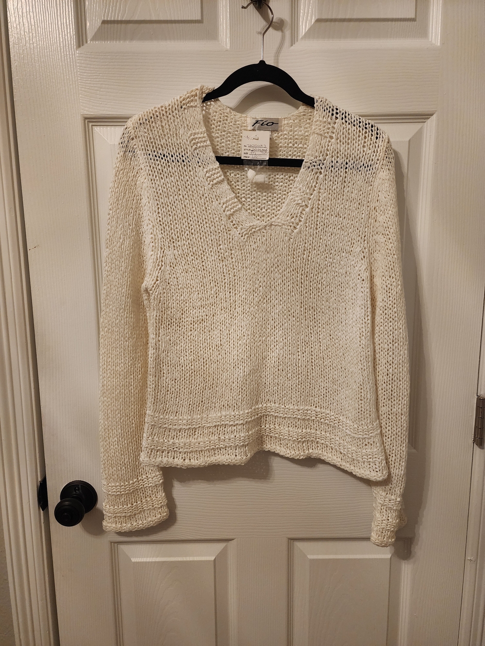 Fio Cream V-Neck Lightweight Knit Sweater for Women NWT